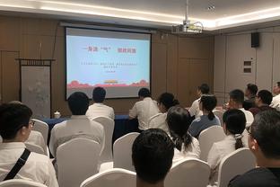 哈维：莱万不像其他时候高效但他会进球的 对转会市场持开放态度